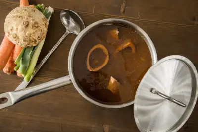 Knochenbrühe: Schönheitswunder oder nur leckere Suppe?