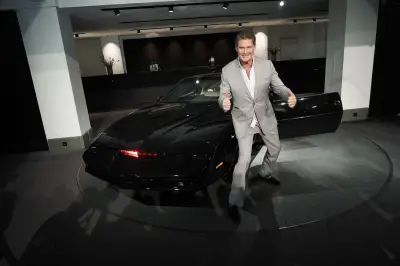 Kultauto KITT aus „Knight Rider“ bekommt Strafzettel im Museum