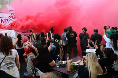 Massen auf Straße: Demonstration kommt nur langsam voran