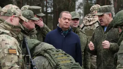 Medwedew droht Deutschland mit Zerstörung im Kriegsfall