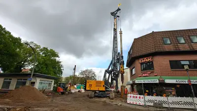 Millionensanierung in Bitterfeld: Riesenbohrer für Brückenpfähle im Einsatz