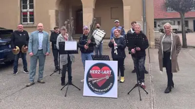 Nachterstedter Schalmeienkapelle startet mit eigenen Instrumenten durch