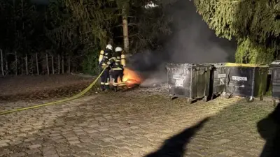 Papiercontainer brennt vor Flüchtlingsunterkunft in Göhren
