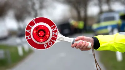 Raser auf B185: BMW-Fahrer mit 76 km/h zu schnell erwischt