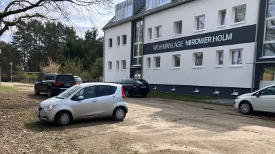 Sanierter DDR-Wohnblock in Granzow: Mieter haben Parkplatzproblem