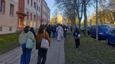 Schülerchaos in Schwerin: Stadt prüft versetzte Schulzeiten