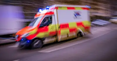 Schwerer Unfall in Unterschleißheim: BMW kollidiert mit Linienbus