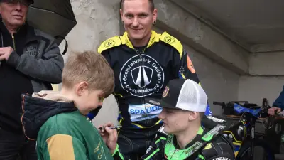 Speedway-Familie feiert beim WGG-Tag des offenen Stadions in Güstrow