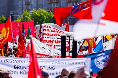 Tag der Arbeit: Tausende protestieren gegen Stellenabbau in Berlin