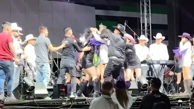 Tanzduell in Mexiko eskaliert: Rivalen prügeln sich vor Publikum