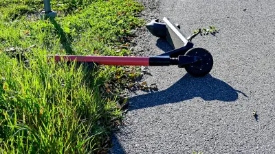 Tödlicher Unfall in Hauneck: Audi-Fahrer (21) erfasst E-Scooter-Paar – Frau (53) stirbt
