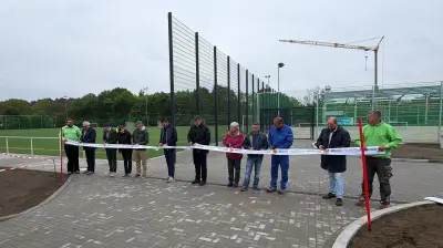 Templiner Stadion: Kunstrasenplatz für 1,95 Millionen Euro eingeweiht