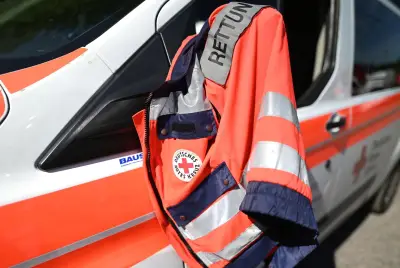 Unfall bei Mirow: Auto prallt gegen Baum – Zwei Schwerverletzte