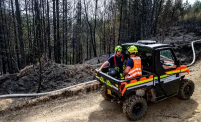 Waldbrand in Böhmischer Schweiz unter Kontrolle – Löscharbeiten dauern an