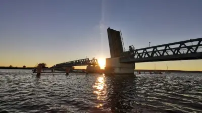 Zecheriner Brücke: Fünf Tage Bau für neue LED-Beleuchtung