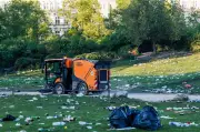 1. Mai in Berlin: Görlitzer Park nach Feierlichkeiten stark beschädigt
