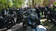 200 Biker setzen starkes Zeichen für Demokratie und Erinnerung