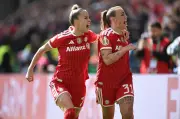 4:0! Bayern-Fußballerinnen holen Pokal – Popp geht titellos