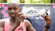 Adidas-Schuh unter 100 Gramm: Sawe läuft Marathon-Weltrekord