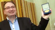 Akademischer Schwindel: Professor verleiht sich selbst eine Goldmedaille