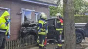 Alkoholisierte Fahrerin kracht mit Pick-up in Wohnhaus – Kinder an Bord