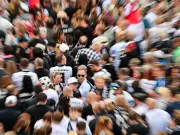 Aufstiegs-Sause in Elversberg: Bier und Konfetti für Bundesliga-Neuling