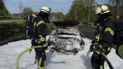 Auto brennt nach Unfall auf B 109 bei Jatznick: Kind leicht verletzt