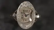 „Bares für Rares“: 100 Jahre alter Ring mit eingebauter Uhr begeistert