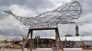 Barrierefreier Strand und gratis Sonnenschutz in Warnemünde