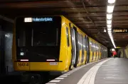 Bauarbeiten beendet: Nollendorfplatz wieder mit vier U-Bahnen