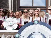 Bayern-Frauen feiern Double-Party mit 5000 Fans in München