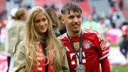 Bayern-Stars feieren Meisterschaft mit Familien und Bierduschen