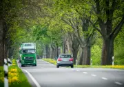 Überholen auf Landstraßen: Wann das Risiko zu groß ist