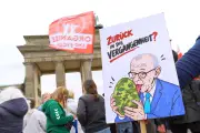 Berliner Schüler protestieren gegen Wehrpflicht: „Bildung statt Bomben“