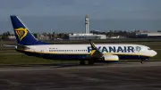 Betrunkener Passagier randaliert: Flugzeug muss in Karlsruhe zwischenlanden