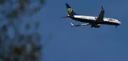 Betrunkener Passagier zwingt Ryanair-Flieger zur Zwischenlandung