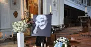Bewegende Trauerfeier für Mario Adorf in München mit Promis