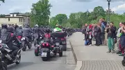 Bikertreffen in Zeitz: Höhenfeuerwerk und Bikerspiele begeistern