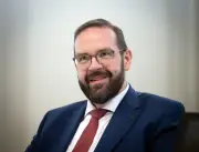 Bildungsminister Hoffmann startet Tour durch Brandenburgs Schulen