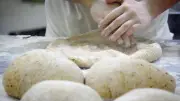 Üble Beschimpfungen wegen DDR-Brötchen: Eine Kolumne spaltet