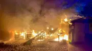 Brandstiftung an der Ostsee: Strandkörbe in Niendorf in Flammen