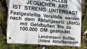 Bürgermeister am Strand und D-Mark-Schild im Wald: Kuriose Fundstücke