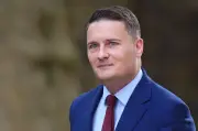Britischer Gesundheitsminister Streeting tritt zurück und fordert Starmer heraus