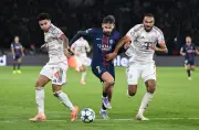 Bruder von PSG-Star Kwarazchelia trainiert beim FC Bayern vor
