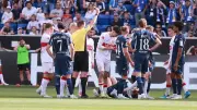 Brutales Foul mit offener Sohle: Rot für Karazor
