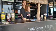 DDR-Eis-Hype in Warnemünde: Ostsee-Strandbar im Ostalgie-Fieber