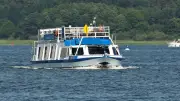 DDR-Route wiederbelebt: Blau-Weiße Flotte pendelt an Himmelfahrt über die Müritz