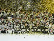 Eisbären Berlin trotzen erneut dem DEL-Orakel und feiern dritten Titel in Folge