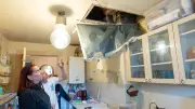 Familie mit drei Kindern in Berliner Bruchbude: Vermieter blockiert Hilfe
