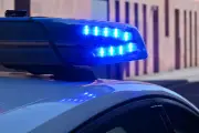 Frauenleiche in Auto auf Feldweg entdeckt – Polizei ermittelt